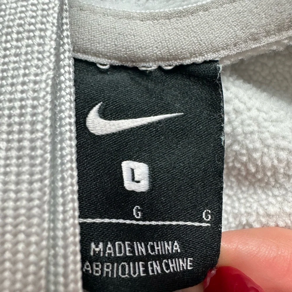 Nike Men's Light Gray Hoodie